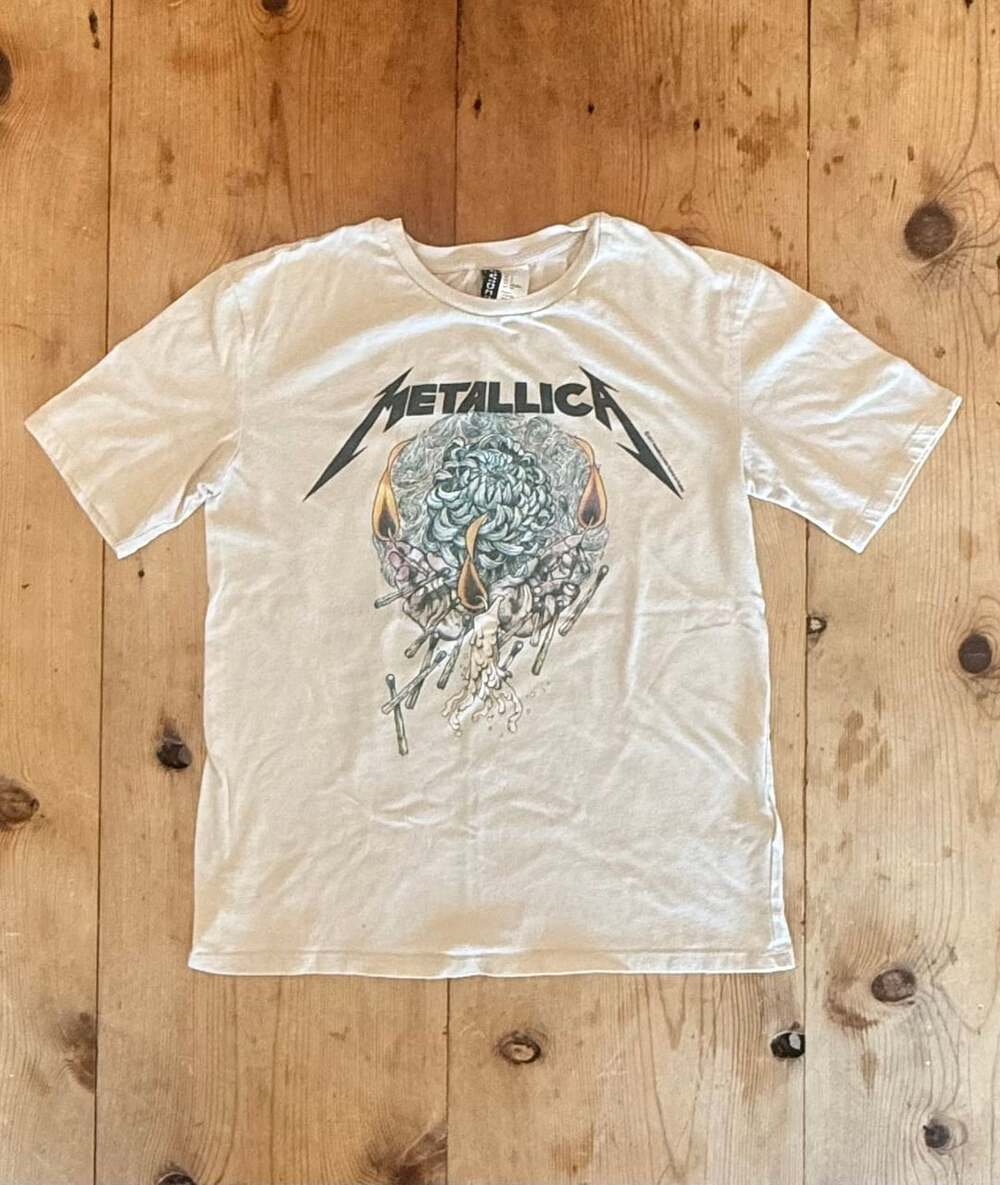 H&M Divided Metallica Graphic Print T-Shirt Cream Size S